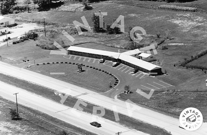 Crestview Motel - 1971 (newer photo)